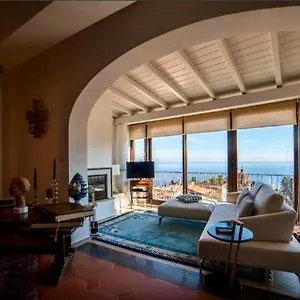 Casa Aricò&shatulle Taormina