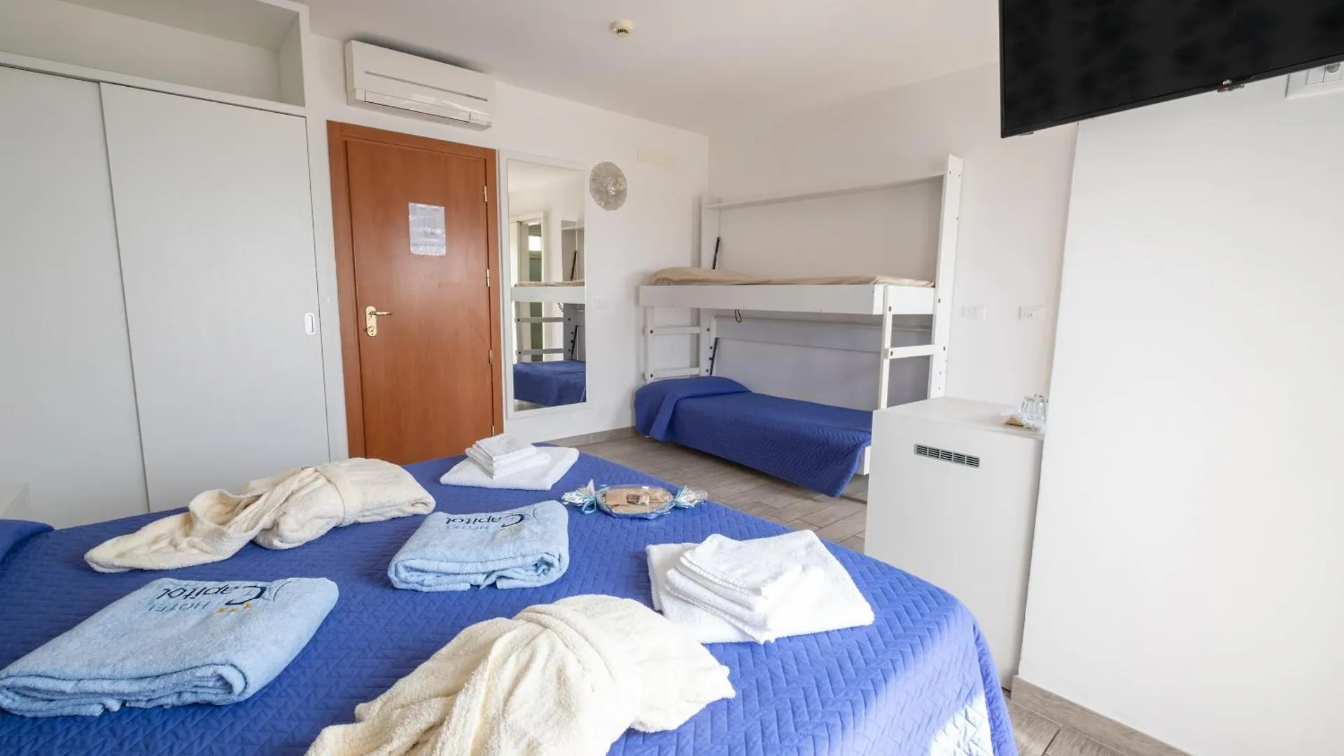 Hotel Capitol Gatteo a Mare 3*,  İtalya